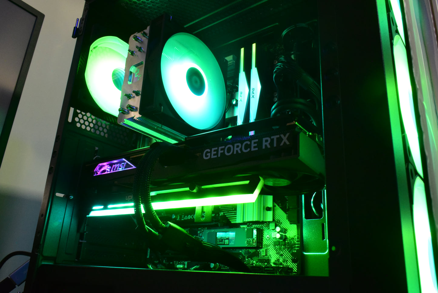 【i3NEO TG BLACK】AM5-Ryzen 7 7800X3D/RTX5070Ti搭載モデル