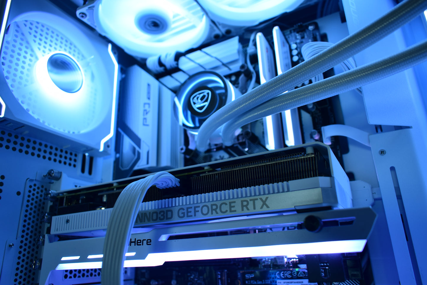 【FV270RGBWhite】AM5-Ryzen 7 9800X3D/RTX5070Ti搭載モデル