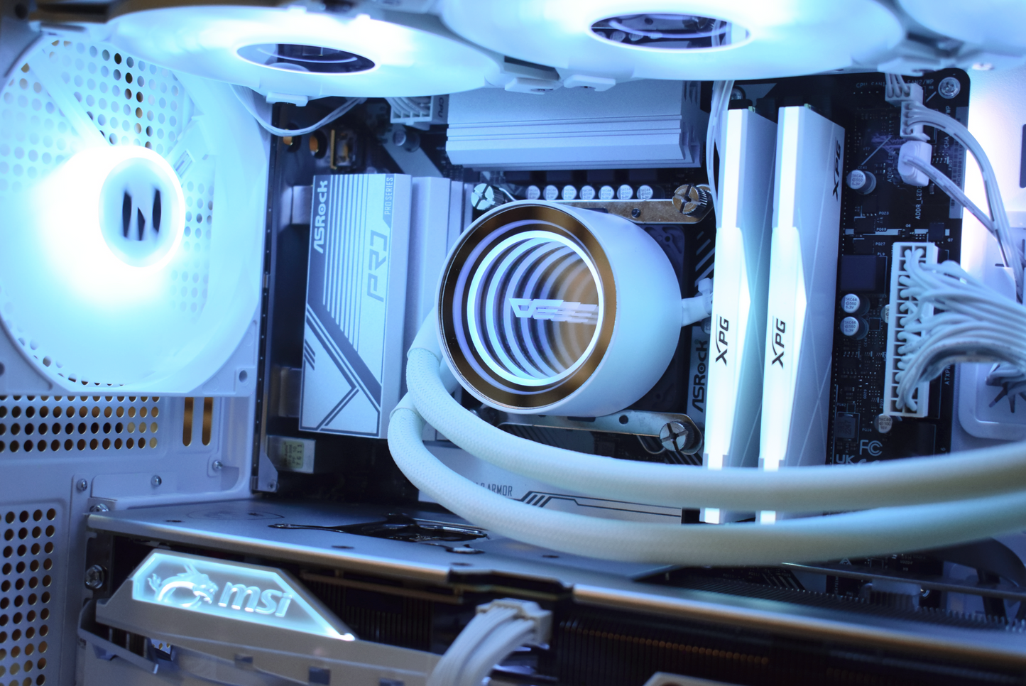 【P30 WHITE】Intel Core Ultra 7/RTX4070SUPER搭載モデル