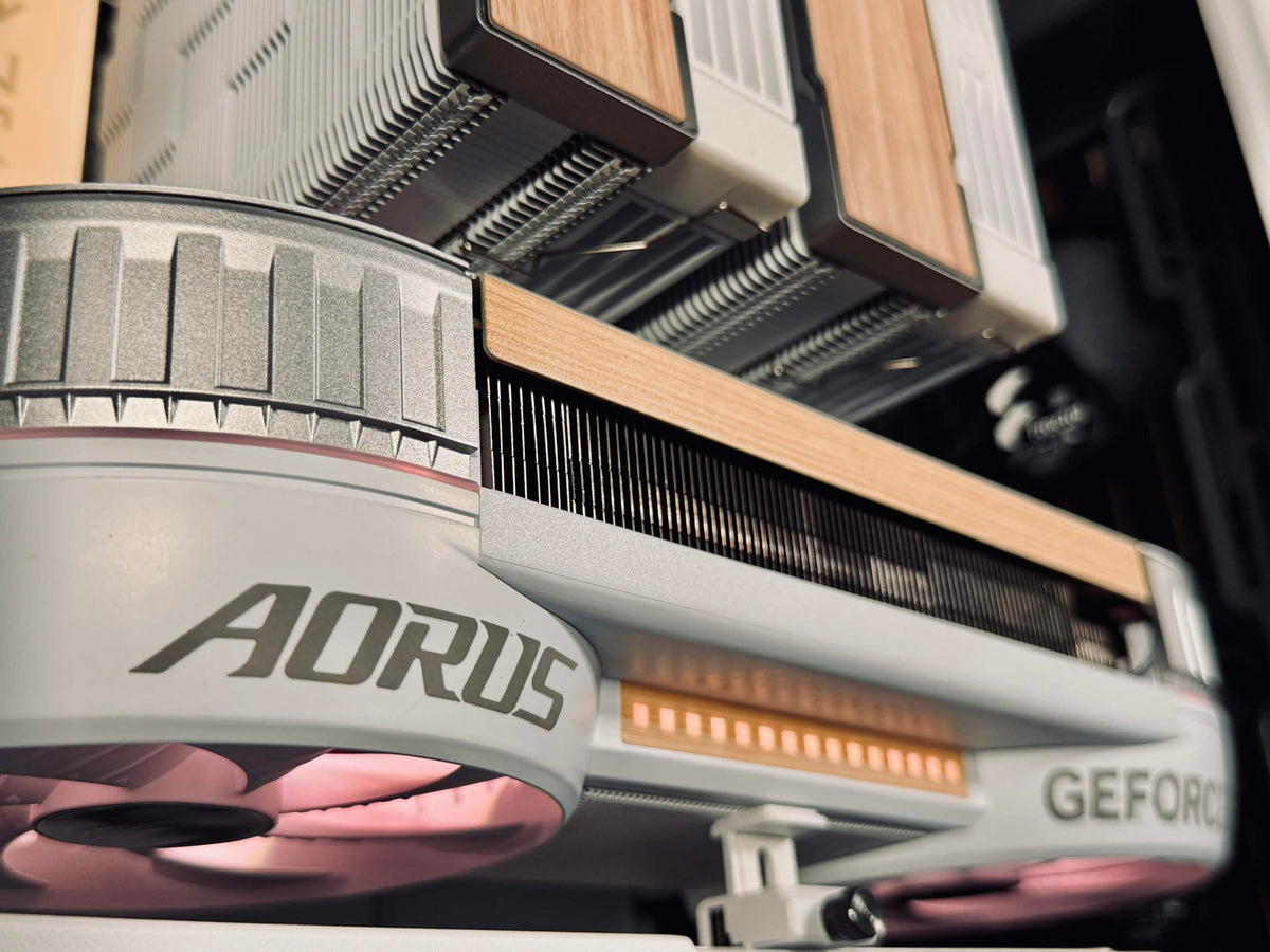 【NorthTGWhite/GIGABYTE AERO X3D WOODモデル】AM5-Ryzen 7 9800X3D/RTX5080搭載モデル
