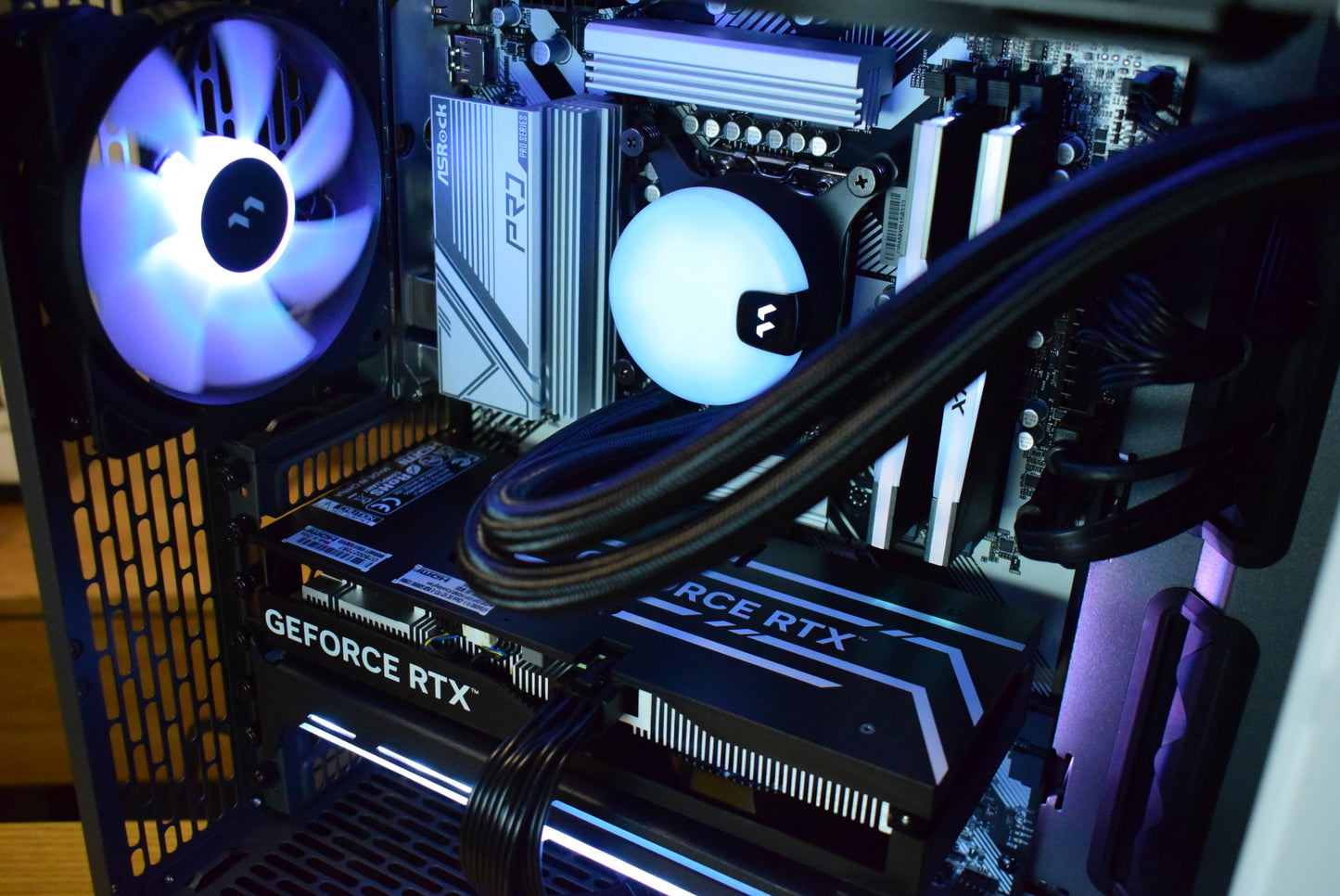 【NorthTG White】AM5-Ryzen 7 7800X/RTX5070Ti搭載モデル